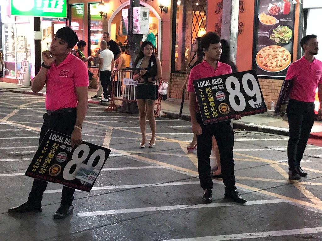 Bangkok Boxing Spectacles Draw International Crowds Mid-Year
