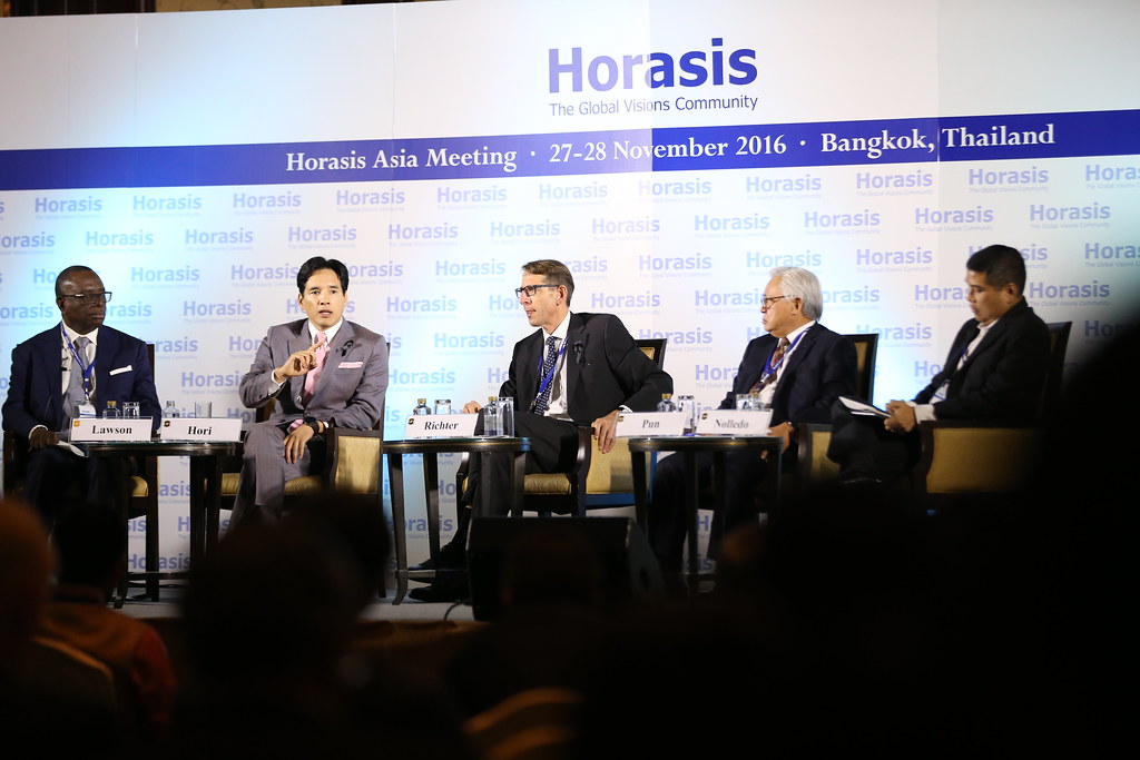 Bangkok’s Economic Outlook Hinges on Key Policy Choices Amid Tourism Boom