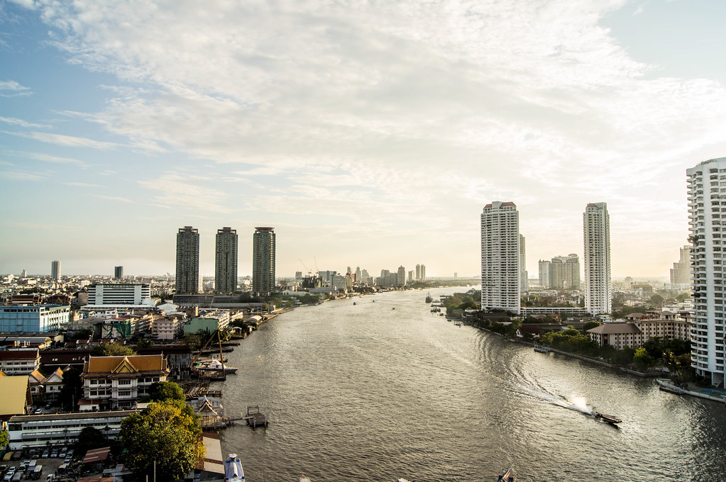 Global Rally Lifts Bangkok Stocks as Stronger Baht Limits Export Gains