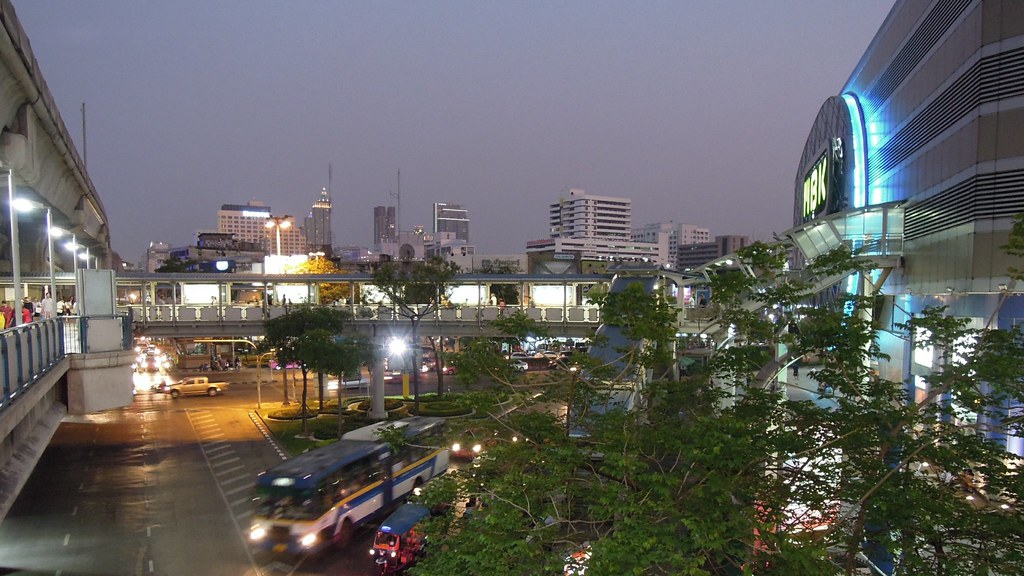 Officials, Experts Weigh In on Bangkok’s Rapid Neighborhood Transformations