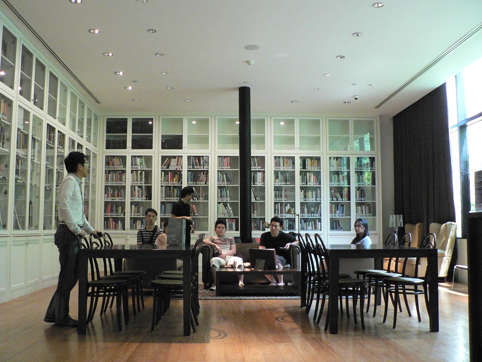 Bangkok's Art Hubs Transform City's Cultural Identity Beyond Tourism