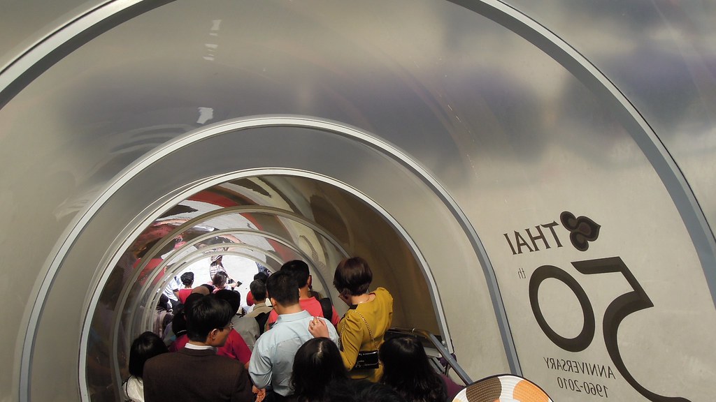 Officials and Experts Reflect on Bangkok’s Economic Outlook Amid Tourism Surge and Urban Change