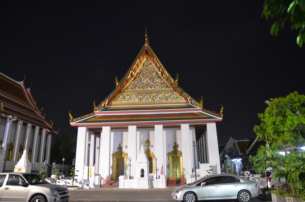กิจกรรมเด่นในกรุงเทพฯ วันนี้: เที่ยววัด ตลาด และกินอาหาร