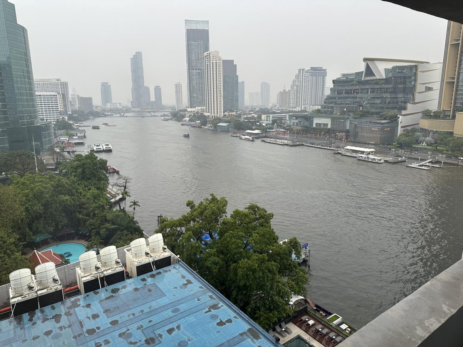 Bangkok Luxury Properties Surge While Suburban Market Faces Oversupply