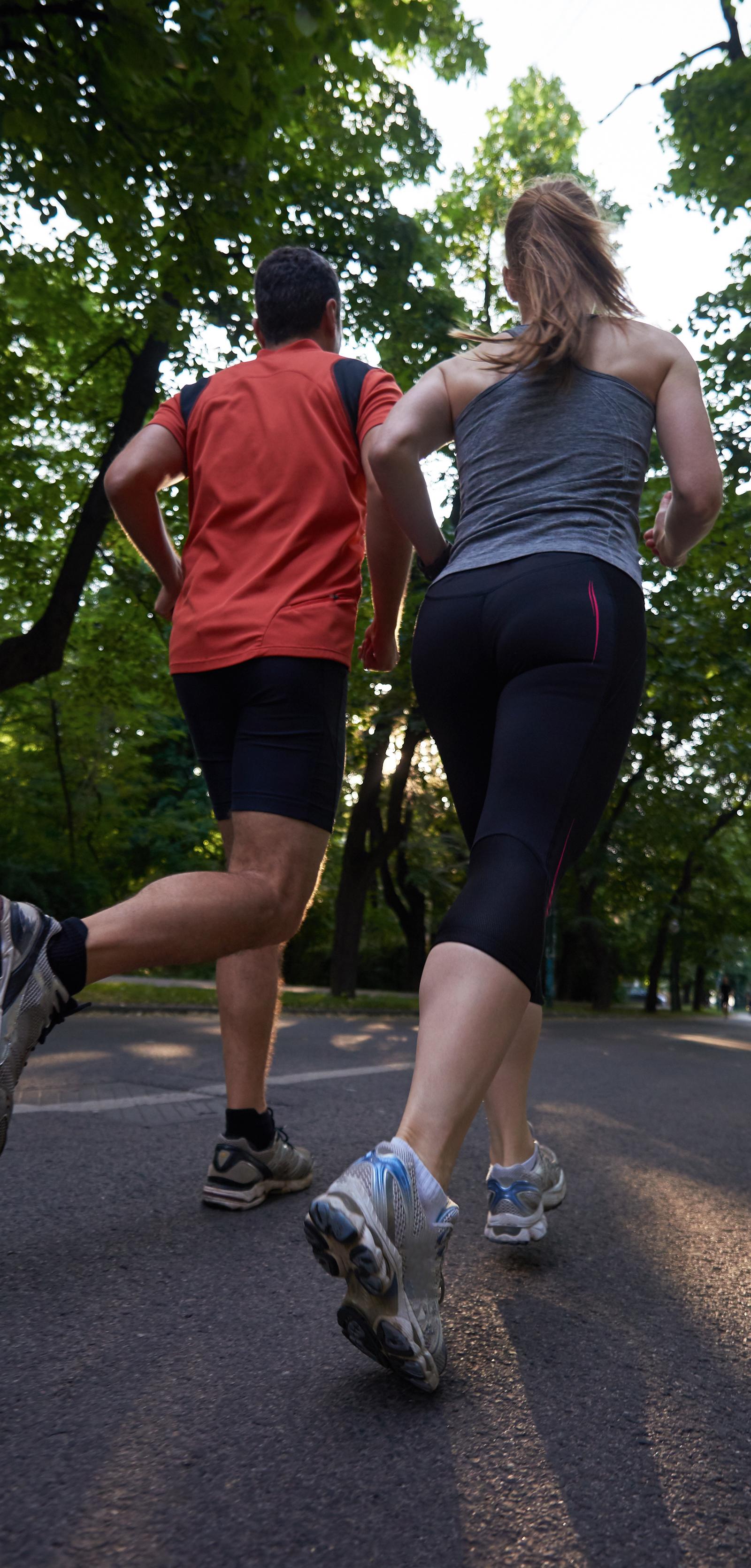 Bangkok Running Clubs Attract Thousands Through Weekly Park Events