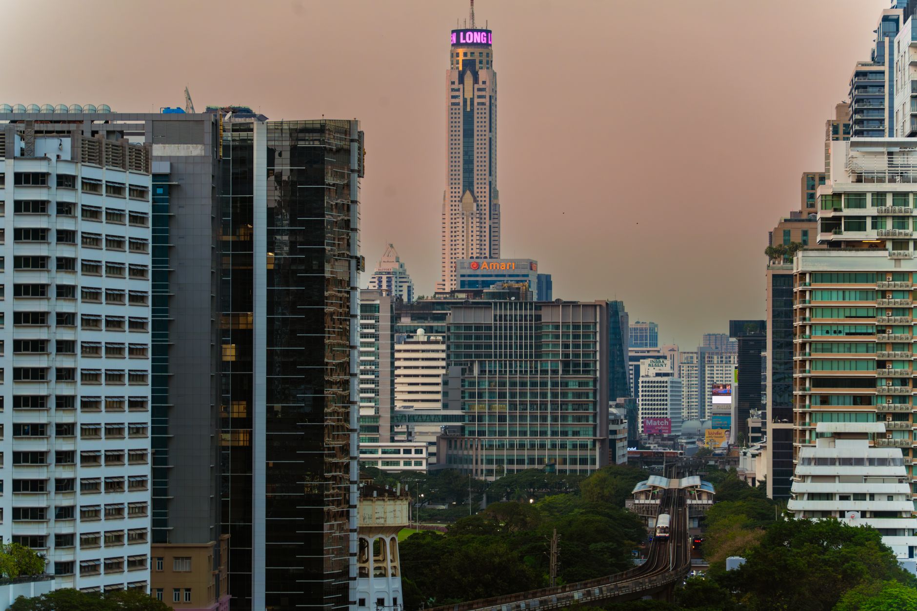 Bangkok Cracks Down on Fake Property Photos, Lags Singapore and Dubai